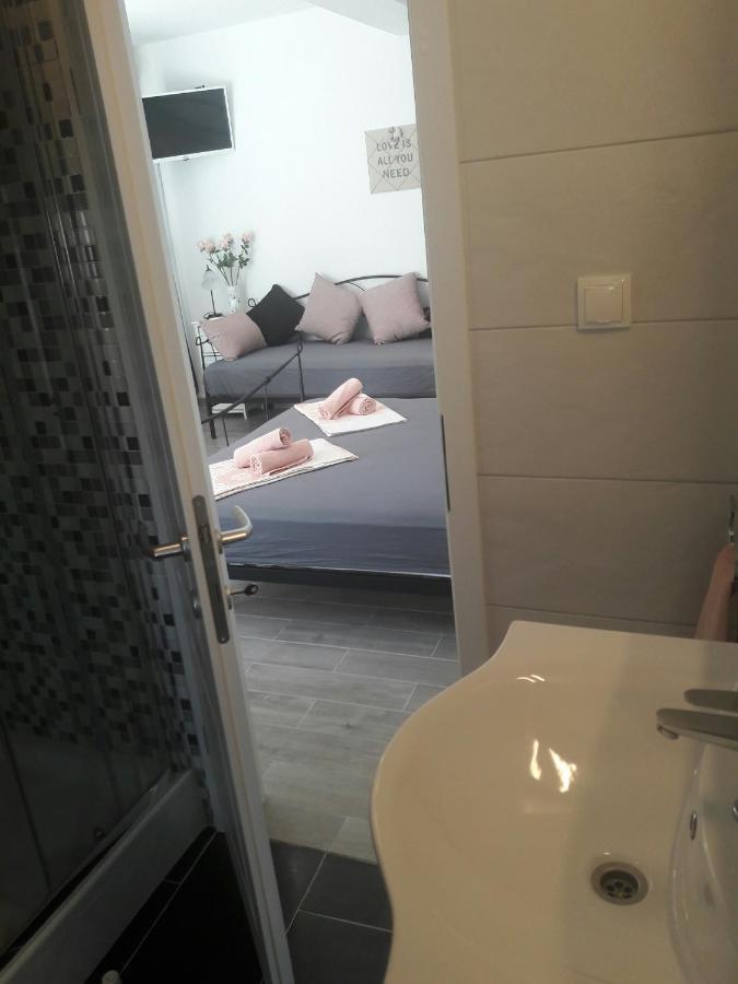 Nessa & Meli Apartment Makarska Exterior foto